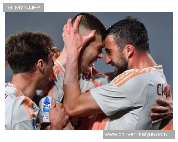 意甲赛场感人时刻37岁小法与73岁拉涅利深情拥抱展现真挚友谊